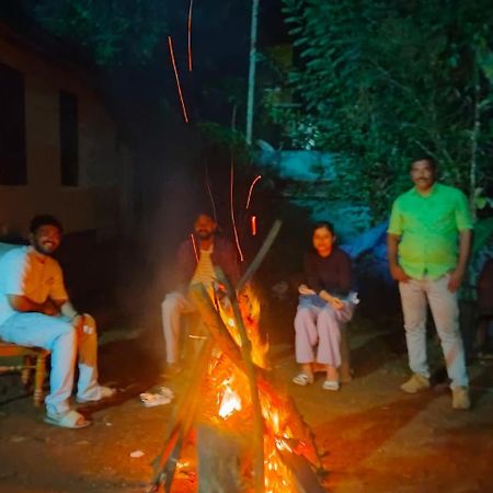Riya Home Stay Munnar Anaviratty ภายนอก รูปภาพ