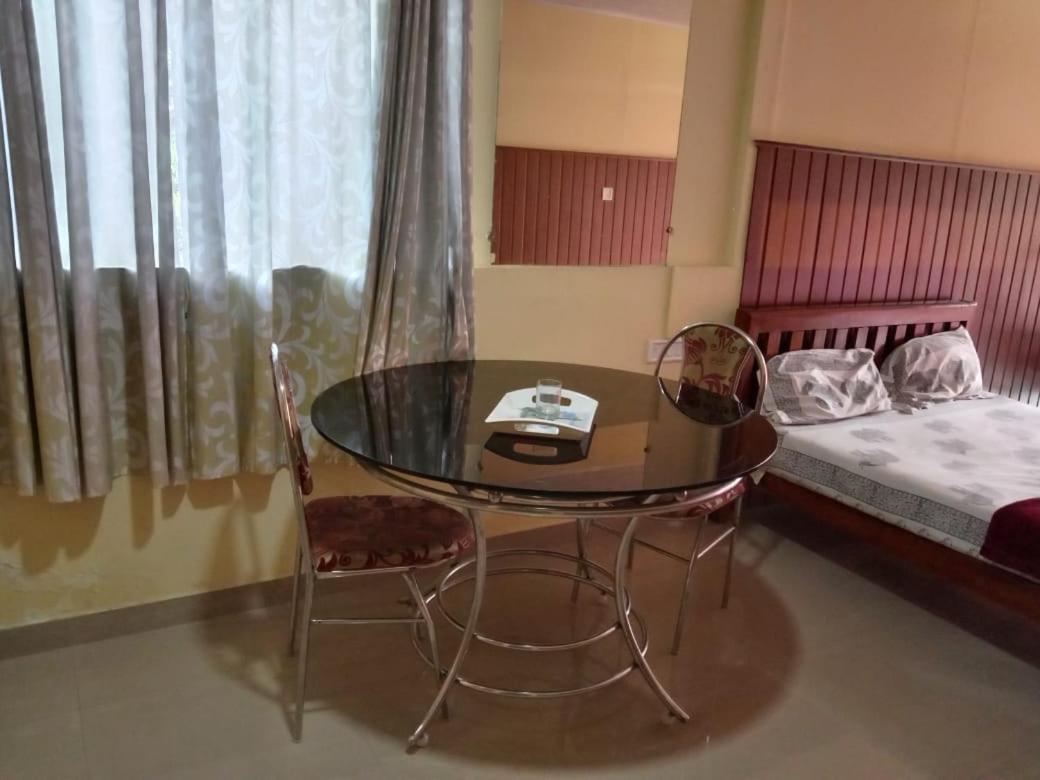 Riya Home Stay Munnar Anaviratty ภายนอก รูปภาพ