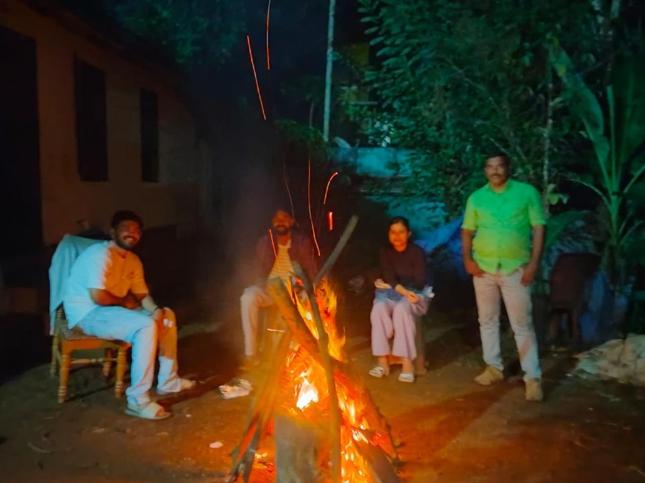 Riya Home Stay Munnar Anaviratty ภายนอก รูปภาพ